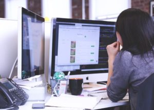 Person working on the development and design of a website.