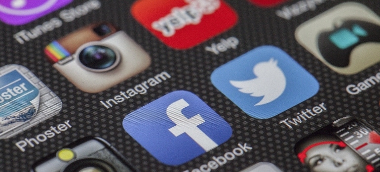 social media icons, representing digital marketing partnerships for movers