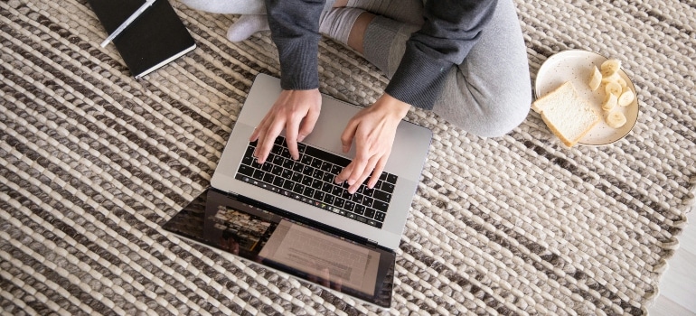 A peson searching: "Ways to improve your email marketing strategy" on the internet.