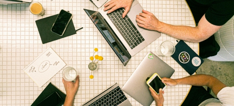Team optimizing Story ads that generate moving leads on Meta to target the right audience