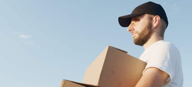 An employee of a company that knows how to use Quora and Reddit to drive moving leads