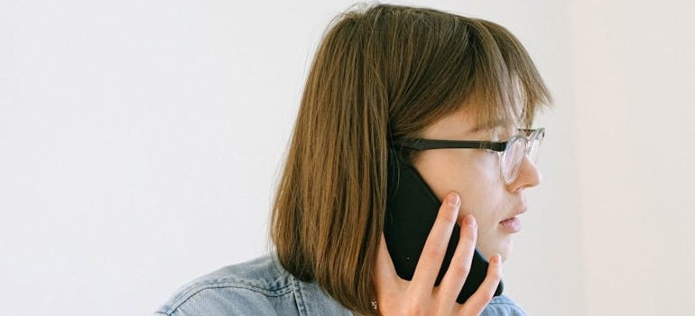 A person who is ready to relocate calling movers that are familiar with what moving companies need to know about Google LSAs